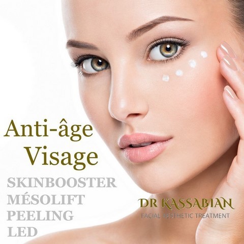 Prévention des signes de vieillissements de la peau faciale. Soin antiâge du visage.